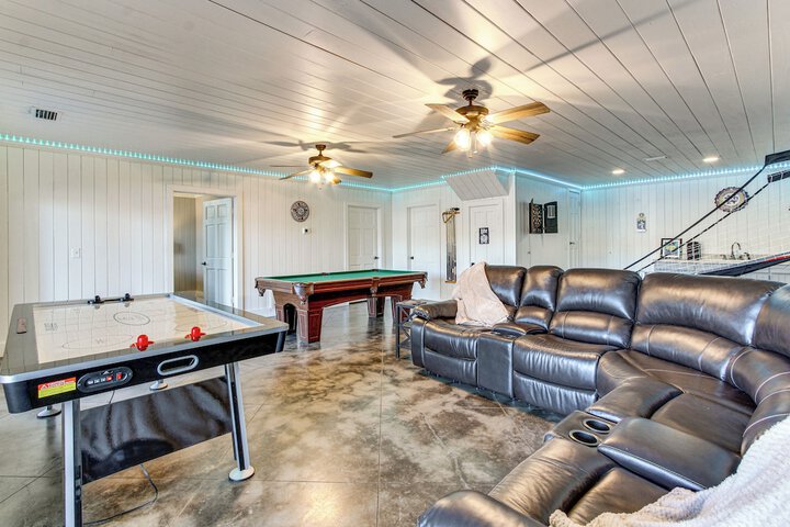 Tranquil Gantt Lake Home w / Deck & Patio!