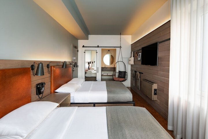 Room 28 of 70