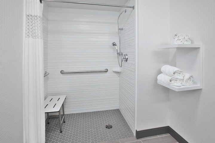 Room 12 of 40
