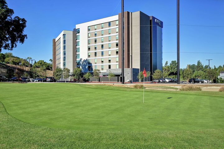 Hotel 2 of 51