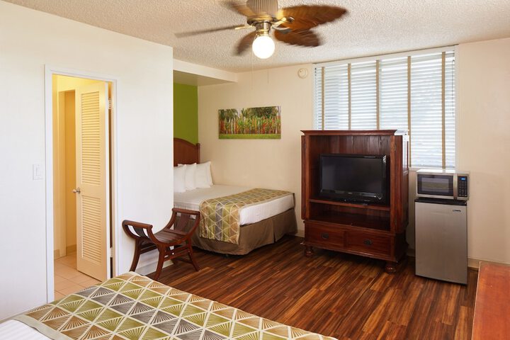 Room 27 of 38