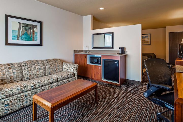 Room 8 of 48