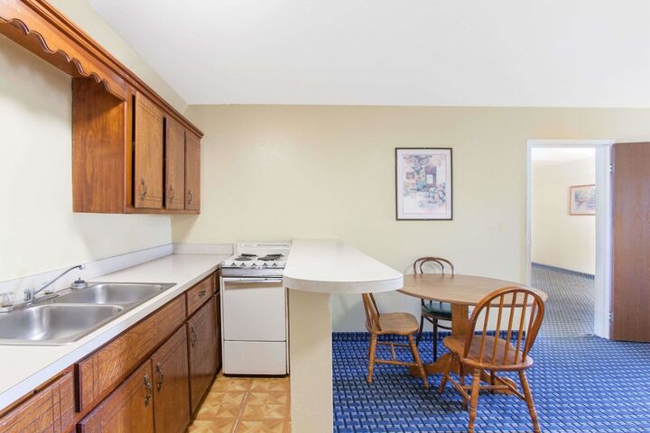 Room 8 of 15