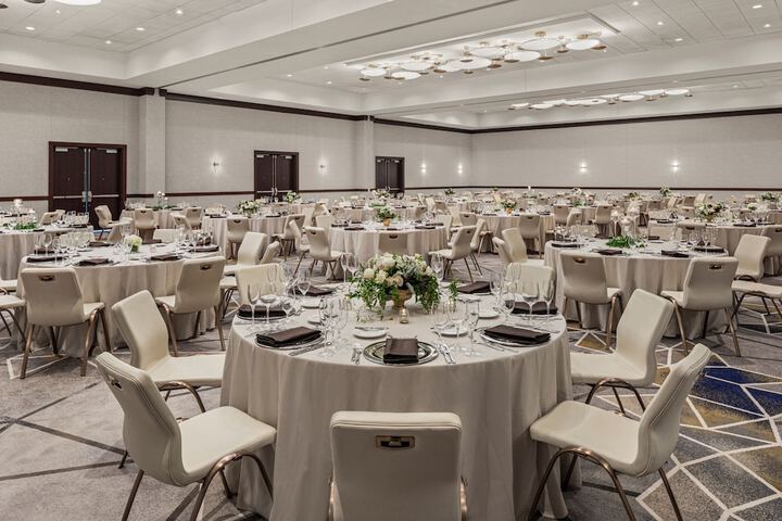 Ballroom/Hall 119 of 135