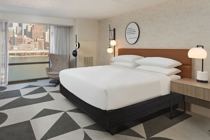 Sheraton Pittsburgh Hotel at Station Square
