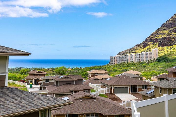 Leale'a by Avantstay Ocean + Mountain Views!