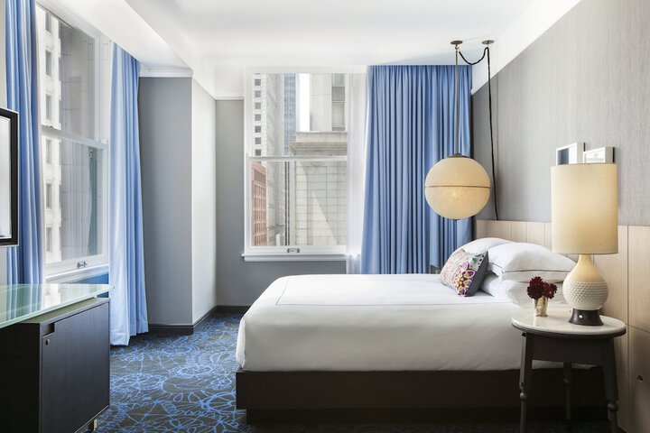 Room 33 of 130