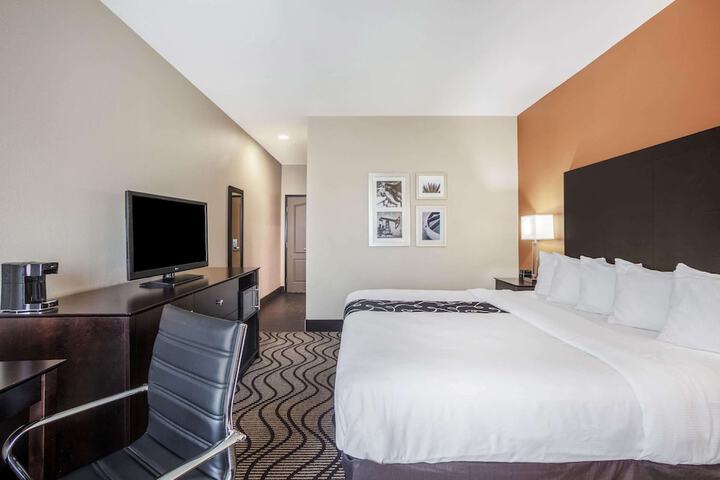 La Quinta Inn & Suites by Wyndham Beeville