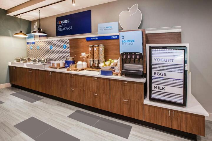 Holiday Inn Express & Suites Clovis-Fresno Area by IHG
