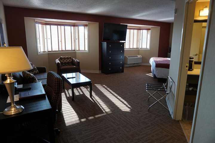Room 10 of 33