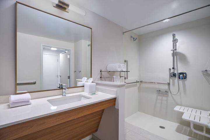 Room 14 of 21