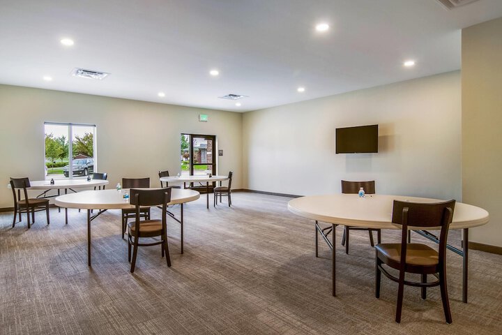 Comfort Suites Wooster near University Campus