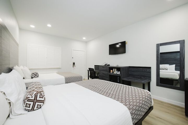 Sapphire Inn and Suites