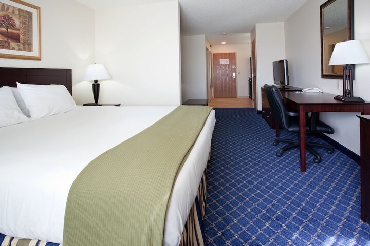 Room 6 of 32