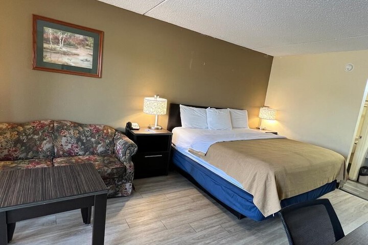 Room 12 of 28