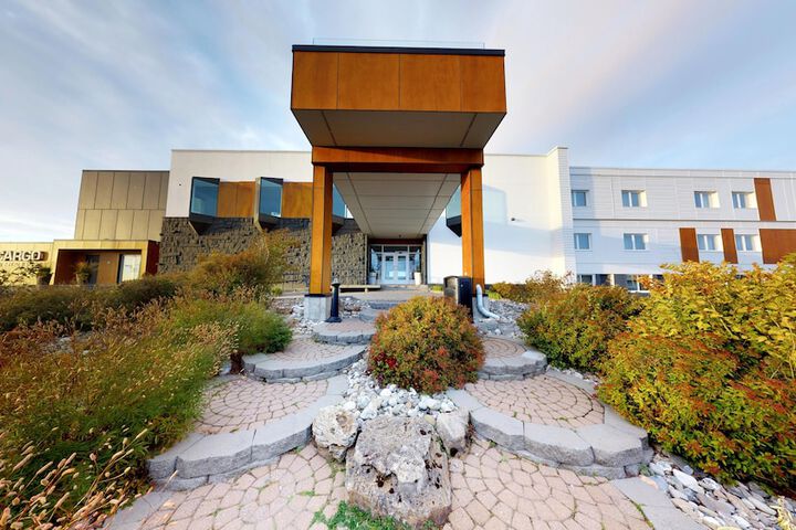 Hotel 4 of 83