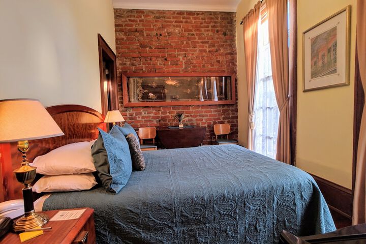 Room 73 of 93