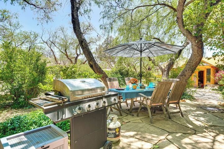 Vibrant casa Paloma w / Patio - Near Vineyards!