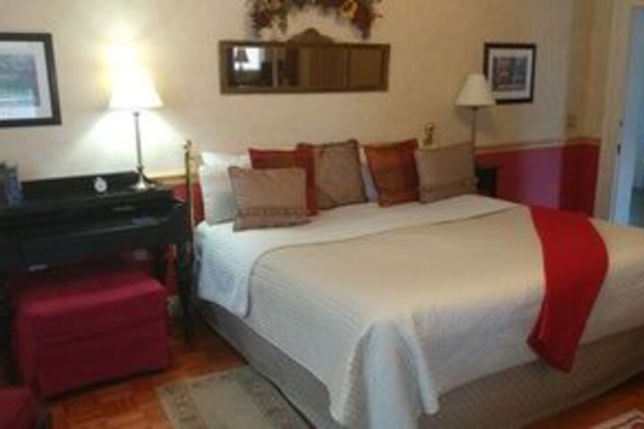 The Iron Gate Inn