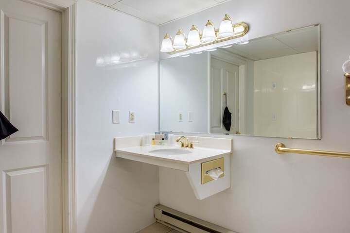 Room 40 of 56