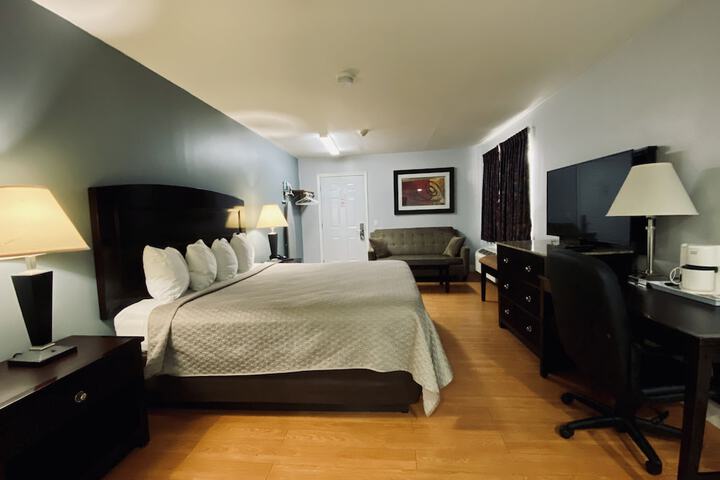 Room 14 of 24