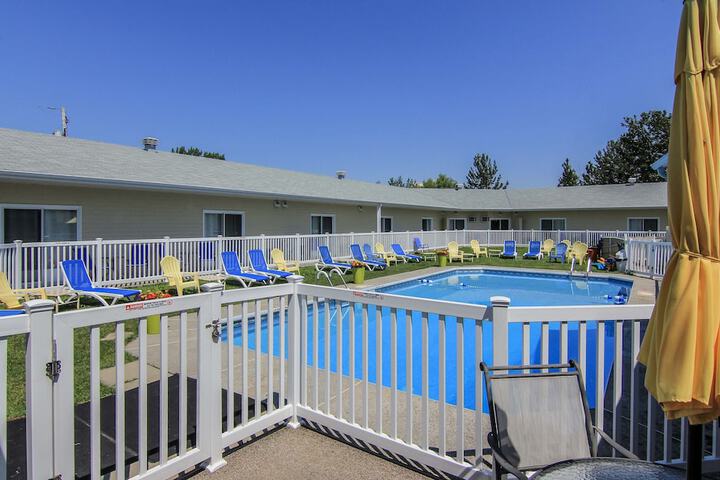 Pool 6 of 33