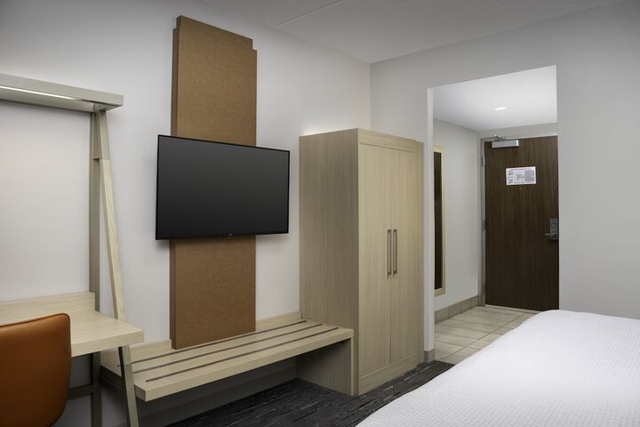 Room 14 of 43
