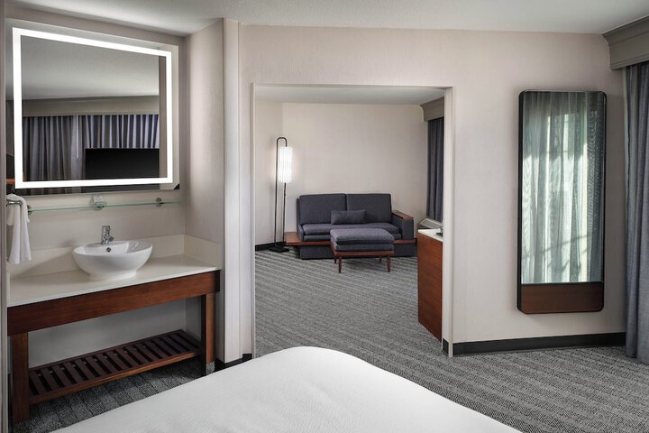 Room 13 of 31