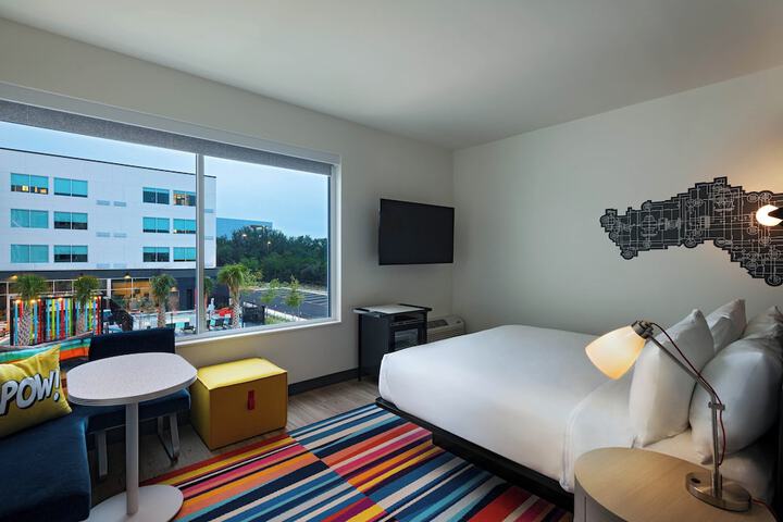 Room 11 of 29