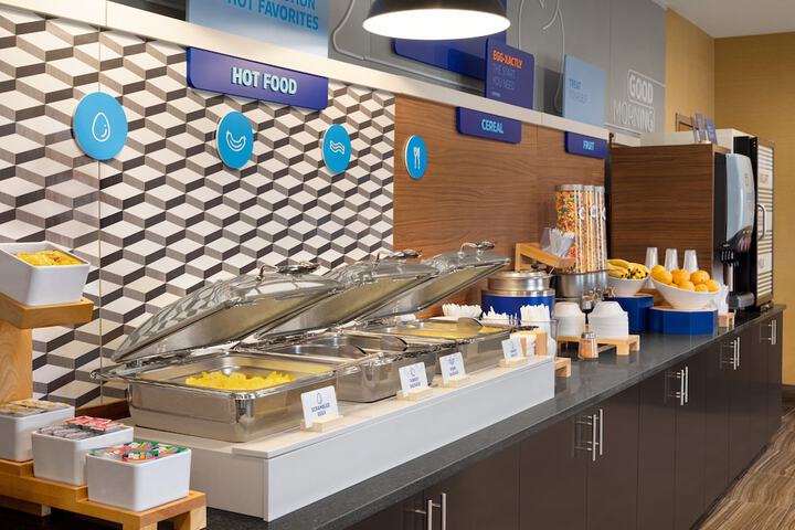 Holiday Inn Express Hotel & Suites Edmond by IHG