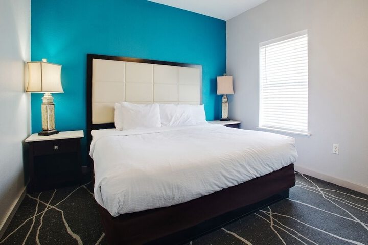 Plantation Suites & Conference Center