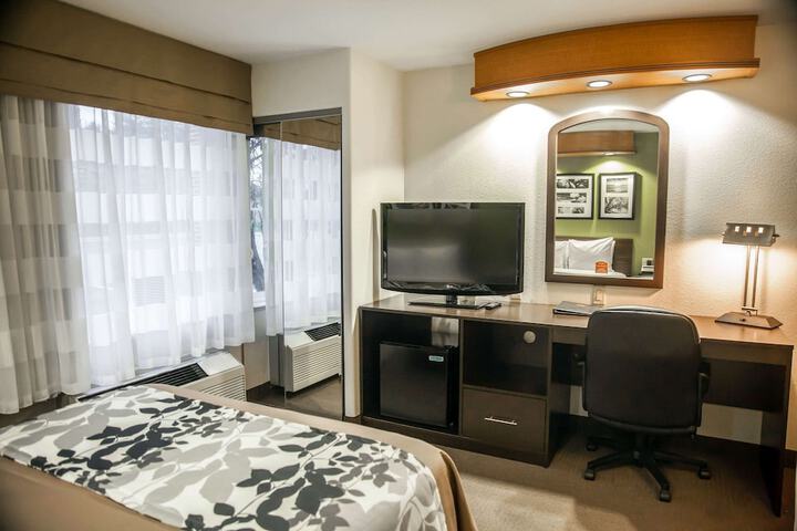 Room 26 of 45