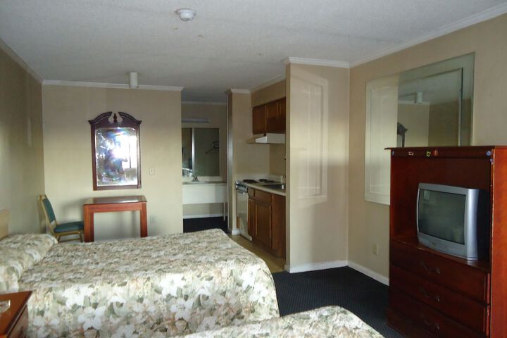 Room 12 of 20
