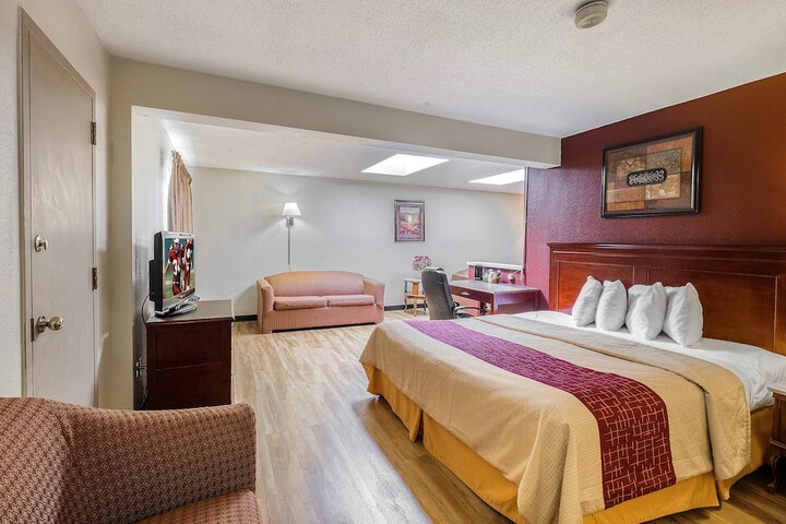 Room 17 of 34