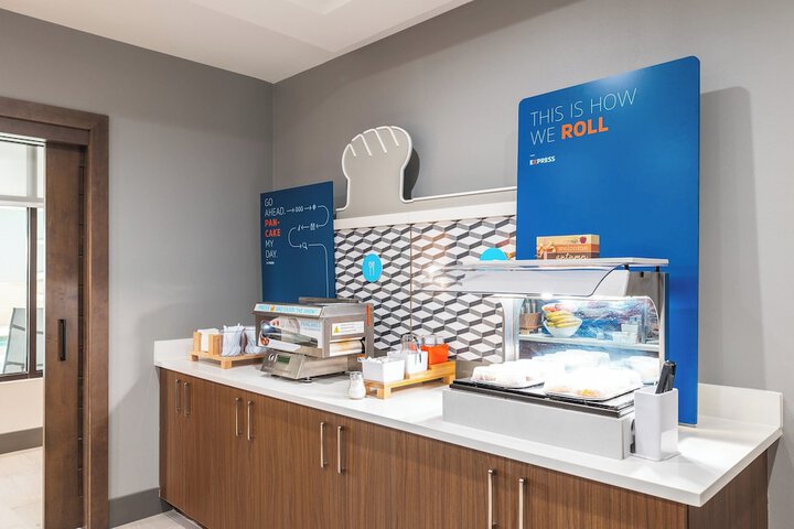 Holiday Inn Express Hotel & Suites St. Robert by IHG