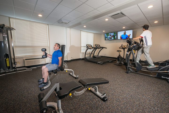Encore Suites by Service Plus Inns