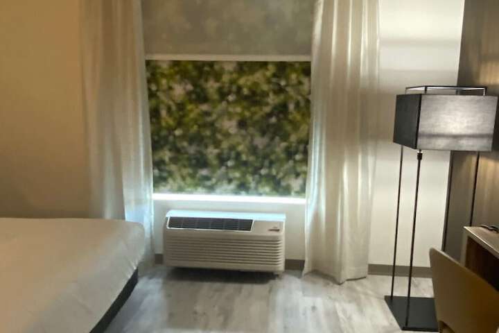 Room 33 of 56