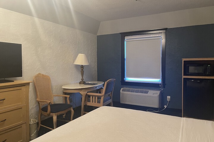 Room 70 of 105