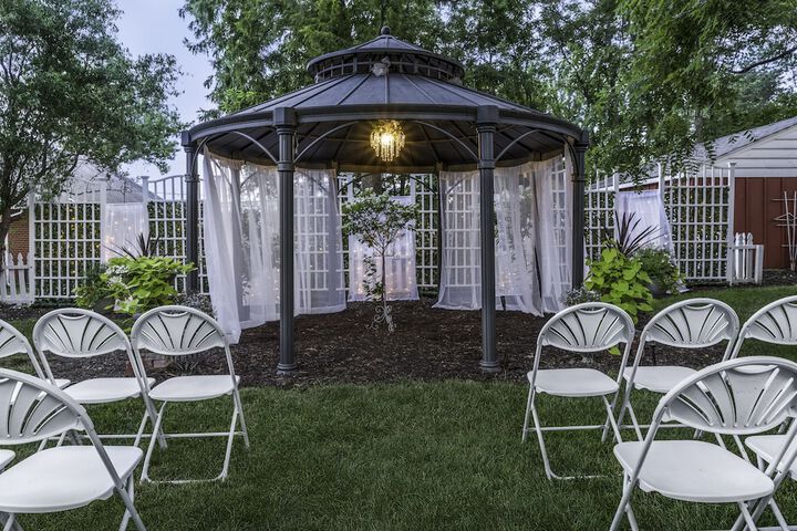 Silver Heart Inn and Cottages