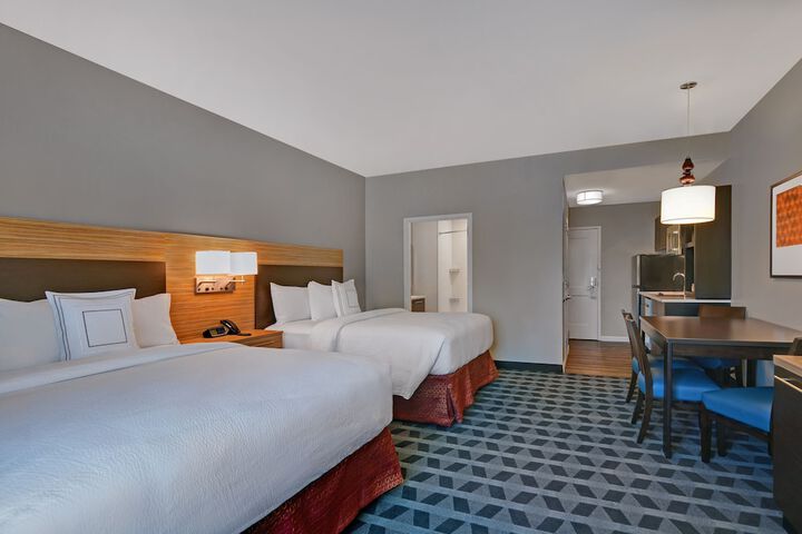 Room 10 of 30