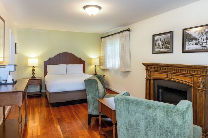 Lake Crescent Lodge