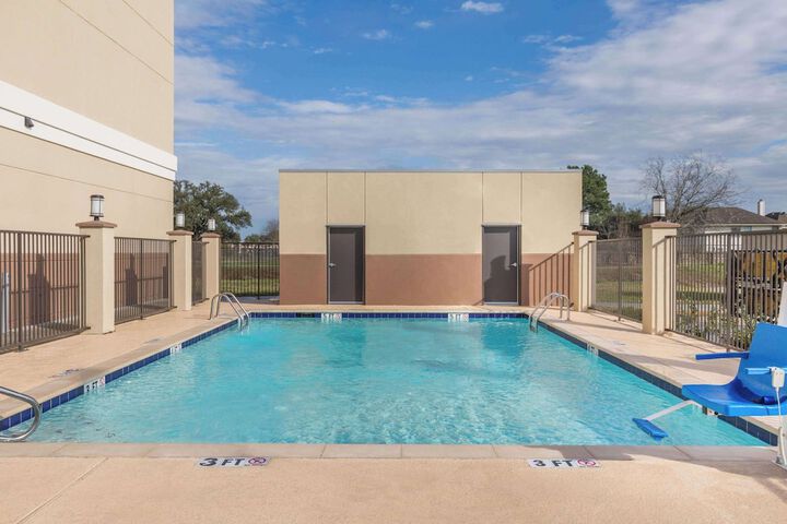 Pool 2 of 28