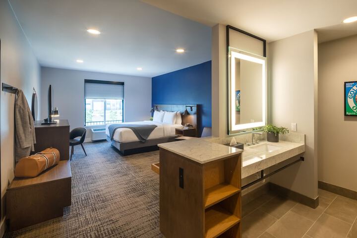 Room 27 of 44