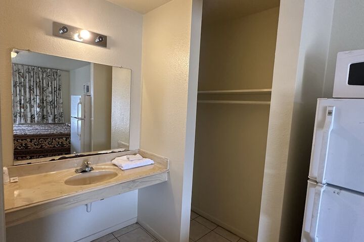 Travel Inn by OYO La Marque Texas City I-45