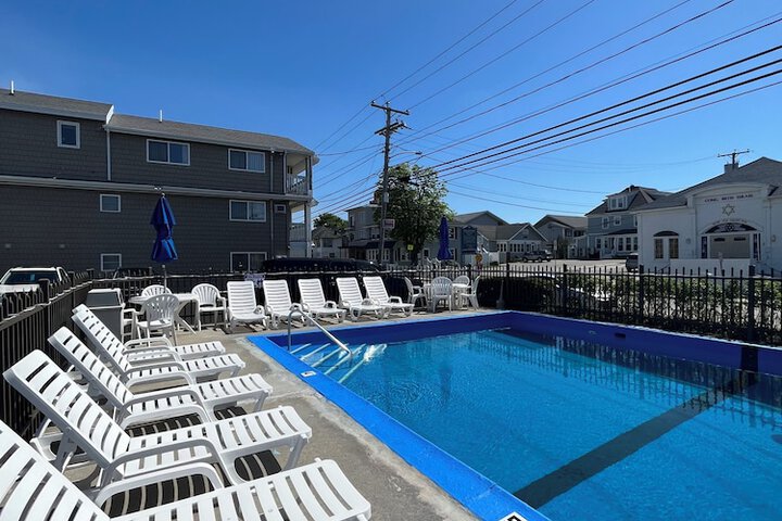Beau Rivage Motel