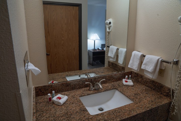 Room 9 of 25