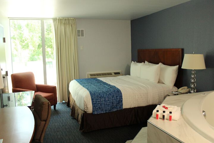 Room 9 of 19