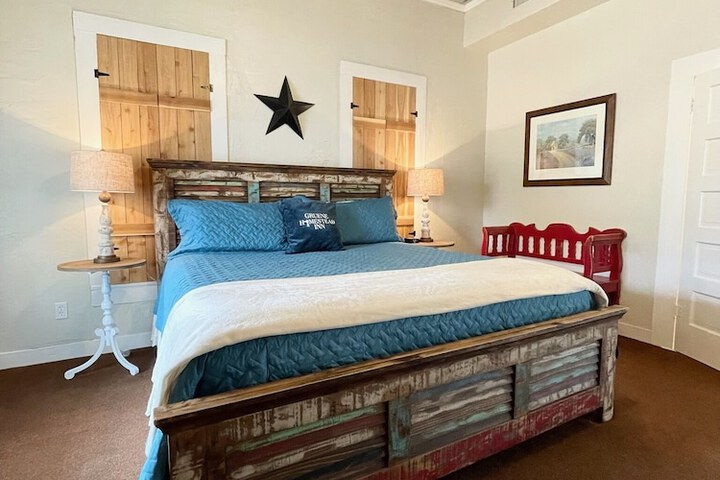 Room 34 of 150