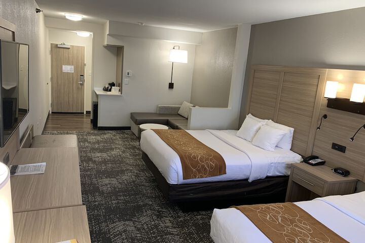 Room 17 of 33