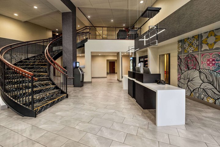 La Quinta Inn & Suites by Wyndham Lake George